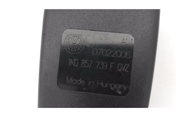 Recambio de anclaje cinturon trasero izquierdo para volkswagen golf v (1k1) 1.9 tdi referencia OEM IAM 1K0857739F 1K0857739F 