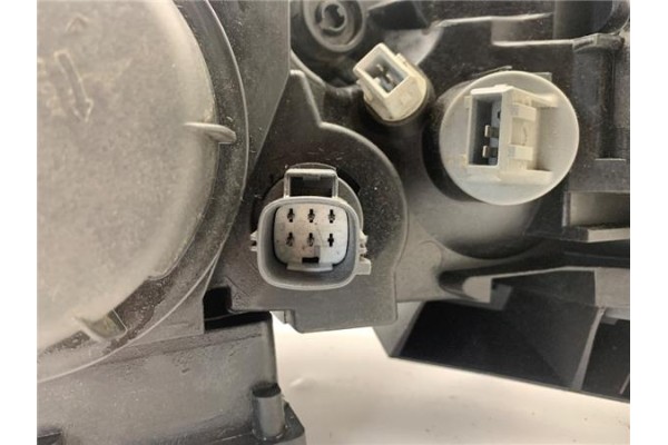 Recambio de faro xenon derecho para volvo v70 familiar 2.4 d5 referencia OEM IAM 8693657 89008267 