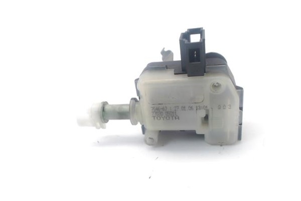 Recambio de motor apertura deposito combustible para toyota avensis berlina (t25) 2.0 executive berlina (5-ptas.) referencia OEM