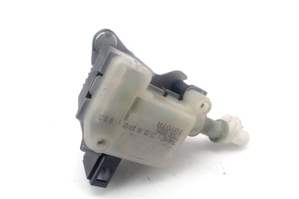 Recambio de motor apertura deposito combustible para toyota avensis berlina (t25) 2.0 executive berlina (5-ptas.) referencia OEM