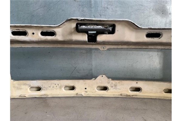 Recambio de traviesa superior frente para iveco c65a00/a 23rn8a referencia OEM IAM 99489947  