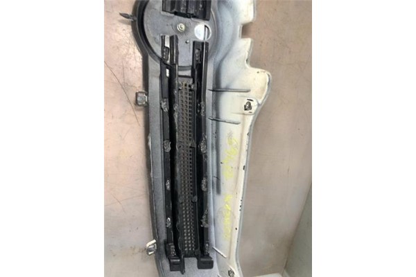 Recambio de parrilla delantera para fiat ii panda (169) 1.2 referencia OEM IAM 6001072743  