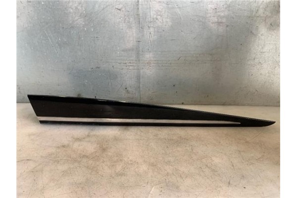 Recambio de moldura puerta delantero derecha para renault clio iv 1.5 business referencia OEM IAM 801865598R 808774646R 