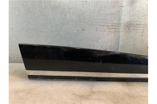 Recambio de moldura puerta delantero derecha para renault clio iv 1.5 business referencia OEM IAM 801865598R 808774646R 