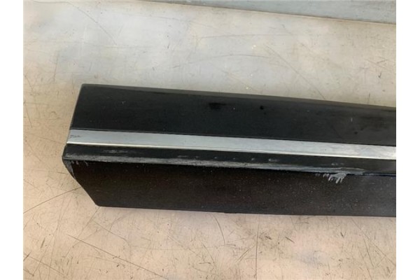 Recambio de moldura puerta delantero derecha para renault clio iv 1.5 business referencia OEM IAM 801865598R 808774646R 