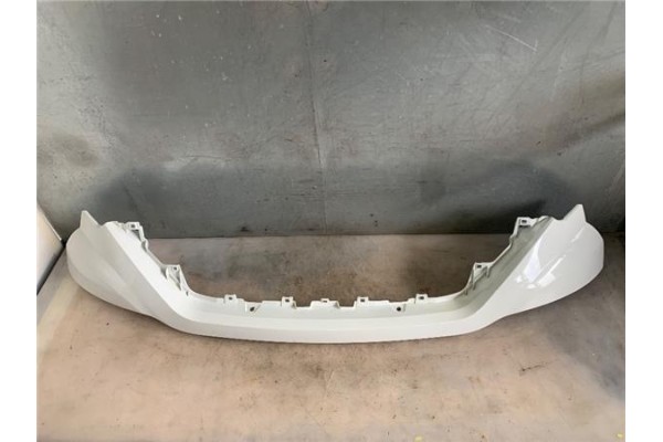 Recambio de moldura paragolpes delantero para iveco daily chasis 2.3 referencia OEM IAM 5802957414KZ  