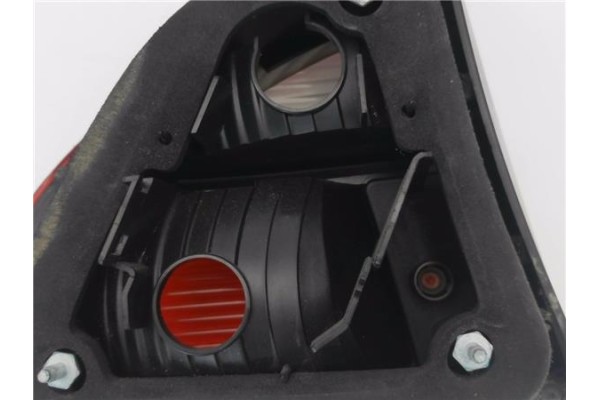 Recambio de piloto trasero derecho para seat leon (1m1) 1.8 signo referencia OEM IAM 1M6945258  