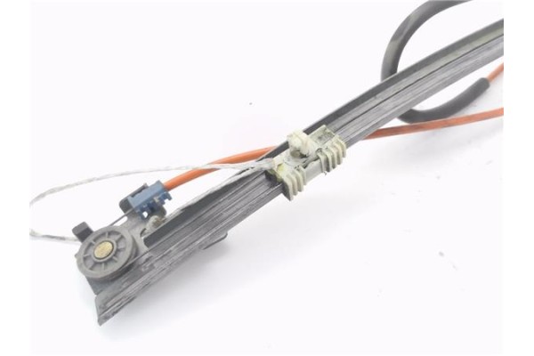 Recambio de mecanismo elevalunas delantero izquierdo para citroen saxo 1.0 x referencia OEM IAM 400472T1  