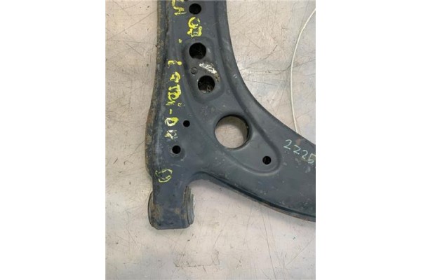 Recambio de brazo inferior delantero izquierdo para seat ibiza berlina (6j5) 1.2 referencia OEM IAM 6R0407151F  