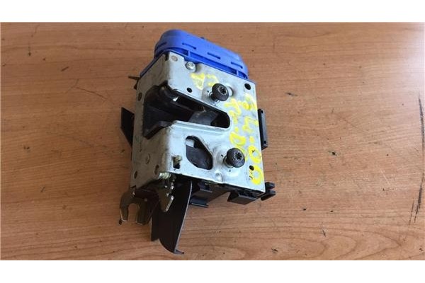 Recambio de cierre electromagnetico trasero derecho para audi a4 berlina (b5) 1.6 referencia OEM IAM 8D0839016A   Recambio de cierre electromagnetico trasero derecho para audi a4 berlina (b5) 1.6 referencia OEM IAM 8D0839016A