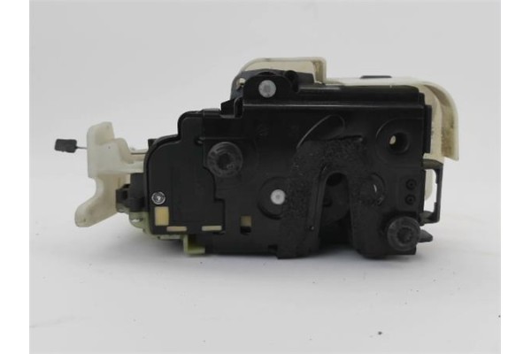 Recambio de cierre electromagnetico delantero derecho para volkswagen polo iv (9n1) 1.4 tdi referencia OEM IAM 7E1837016A 3B1837