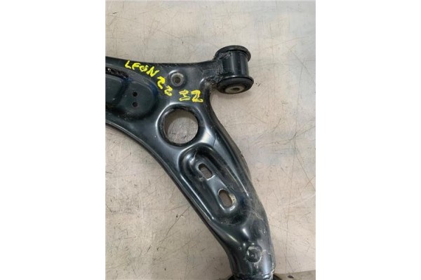 Recambio de brazo inferior delantero izquierdo para seat leon (1p1) 1.2 reference referencia OEM IAM 1K0407151BD  