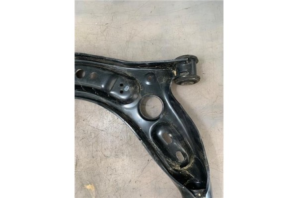 Recambio de brazo inferior delantero derecho para seat leon (1p1) 1.4 tsi referencia OEM IAM 1K0407152BD  