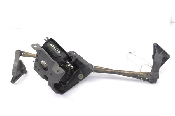 Recambio de motor limpiaparabrisas delantero para nissan vanette cargo (hc23) 2.3 d referencia OEM IAM 964770 9390332230 