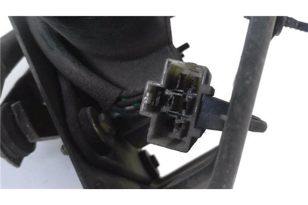 Recambio de motor limpiaparabrisas delantero para nissan vanette cargo (hc23) 2.3 d referencia OEM IAM 964770 9390332230 