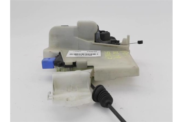 Recambio de cierre electromagnetico delantero derecho para volkswagen polo iv (9n1) 1.4 tdi referencia OEM IAM 7E1837016A 3B1837