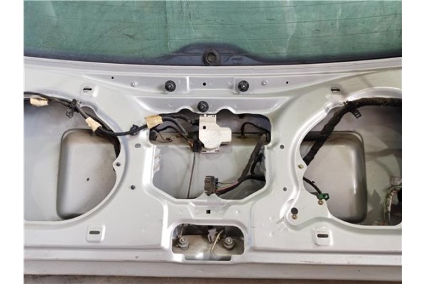 Recambio de porton trasero para audi a4 avant (b5) 1.9 tdi quattro referencia OEM IAM 8D5827023  