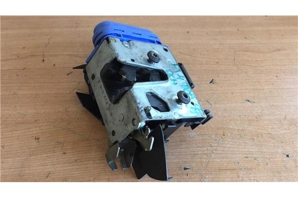 Recambio de cierre electromagnetico trasero derecho para audi a4 berlina (b5) 1.6 referencia OEM IAM 8D0839016A   Recambio de cierre electromagnetico trasero derecho para audi a4 berlina (b5) 1.6 referencia OEM IAM 8D0839016A