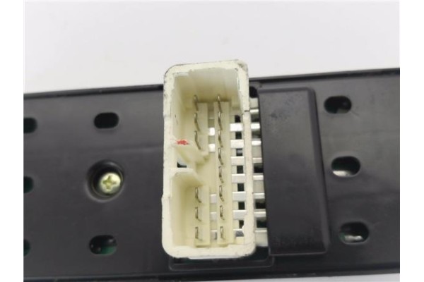 Recambio de mando elevalunas delantero izquierdo para hyundai tucson (jm) 2.0 referencia OEM IAM   