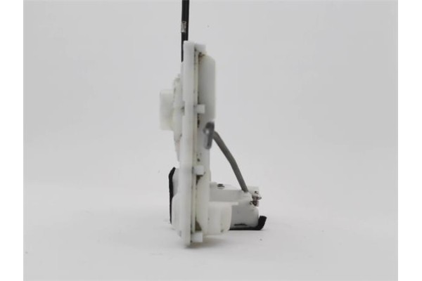 Recambio de cierre electromagnetico delantero derecho para suzuki swift iii (sg) 1.3 ddis referencia OEM IAM 8220162J32  