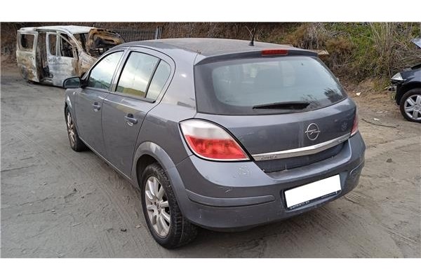 opel astra h berlina del año 2005