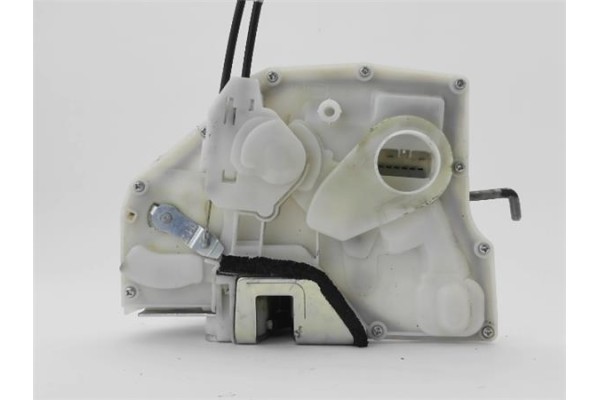 Recambio de cierre electromagnetico delantero derecho para suzuki swift iii (sg) 1.3 ddis referencia OEM IAM 8220162J32  