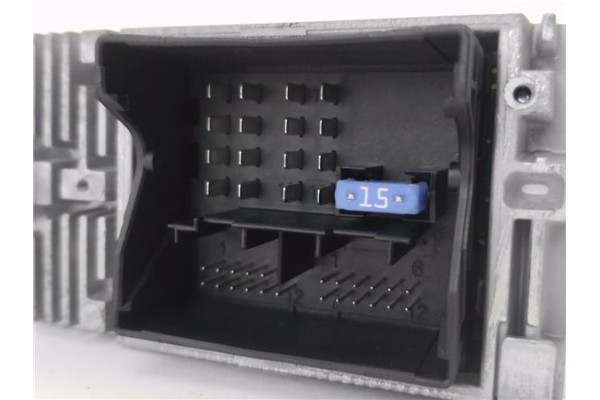 Recambio de radio / cd para peugeot 208 1.2 access referencia OEM IAM 9811066580 503551224208 