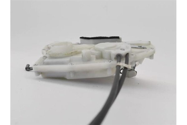 Recambio de cierre electromagnetico delantero derecho para suzuki swift iii (sg) 1.3 ddis referencia OEM IAM 8220162J32  