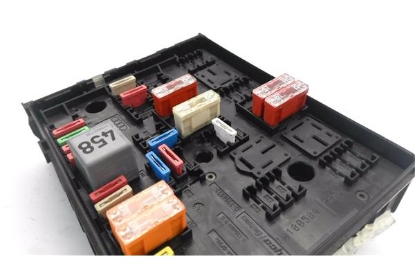 Recambio de caja fusibles/rele para seat altea (5p1) 2.0 tdi 16v referencia OEM IAM 1K0937124K  