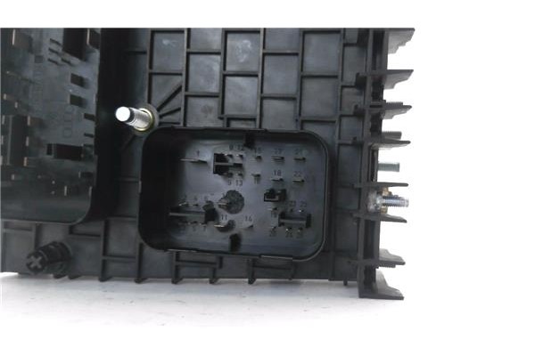 Recambio de caja fusibles/rele para seat altea (5p1) 2.0 tdi 16v referencia OEM IAM 1K0937124K  