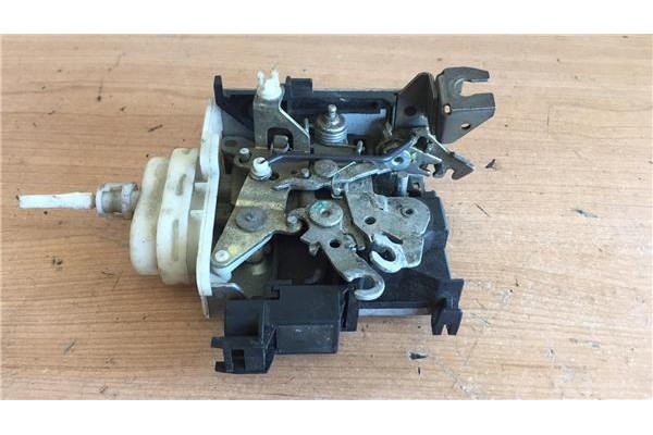 Recambio de cierre electromagnetico delantero derecho para audi a4 berlina (b5) 1.6 referencia OEM IAM 8D1837016F  