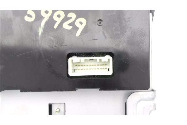 Recambio de display para nissan murano (z50) 3.5 referencia OEM IAM 28090CA110  