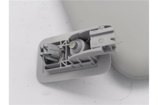 Recambio de parasol derecho para citroen c3 1.2 97 edition referencia OEM IAM 98100807BJ  