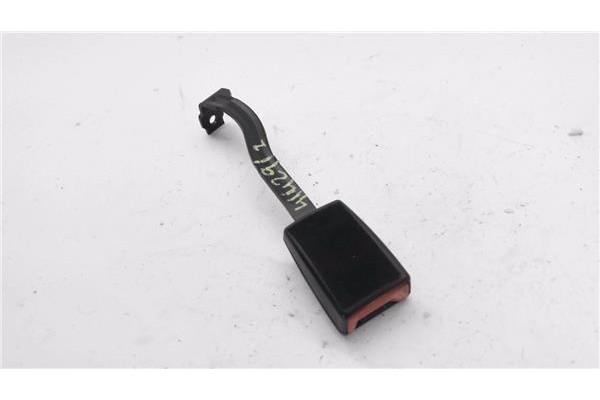 Recambio de anclaje cinturon delantero izquierdo para seat altea (5p1) 2.0 tdi 16v referencia OEM IAM 5P0857755C 140704 