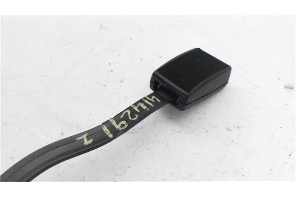 Recambio de anclaje cinturon delantero izquierdo para seat altea (5p1) 2.0 tdi 16v referencia OEM IAM 5P0857755C 140704 