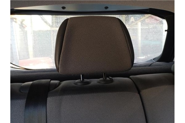 Recambio de reposacabezas asiento trasero central para citroen c3 1.4 attraction referencia OEM IAM   