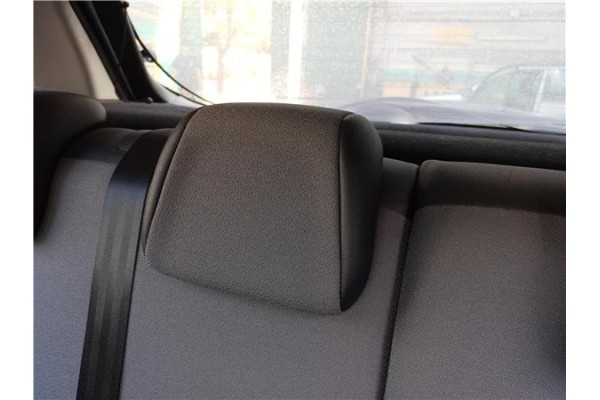 Recambio de reposacabezas asiento trasero central para citroen c3 1.4 attraction referencia OEM IAM   