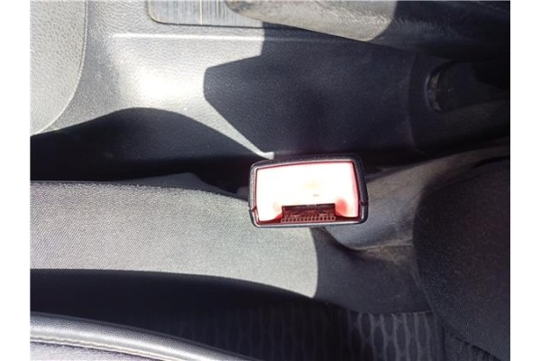 Recambio de anclaje cinturon delantero izquierdo para volkswagen golf vi (5k1) 1.6 advance referencia OEM IAM 1K4657755AB  