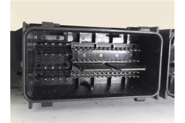 Recambio de centralita para ford focus berlina (cew) 1.0 business referencia OEM IAM CV6112A650AVA 0261S11069 