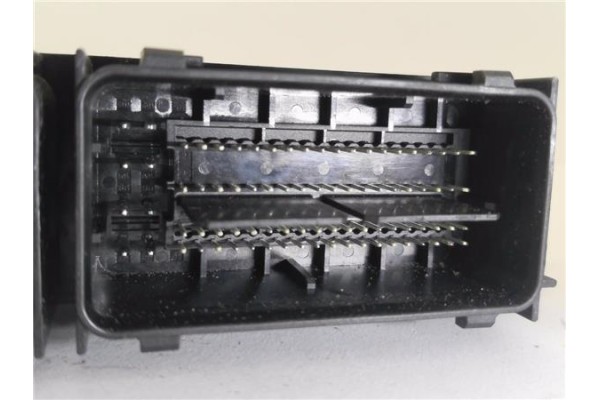 Recambio de centralita para ford focus berlina (cew) 1.0 business referencia OEM IAM CV6112A650AVA 0261S11069 