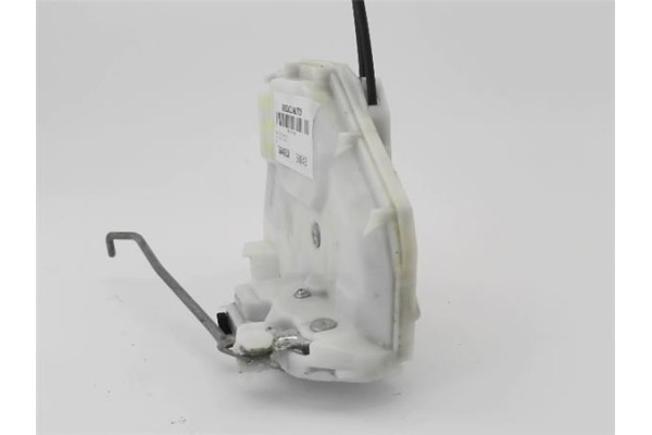 Recambio de cierre electromagnetico delantero derecho para suzuki swift iii (sg) 1.3 ddis referencia OEM IAM 8220162J32  