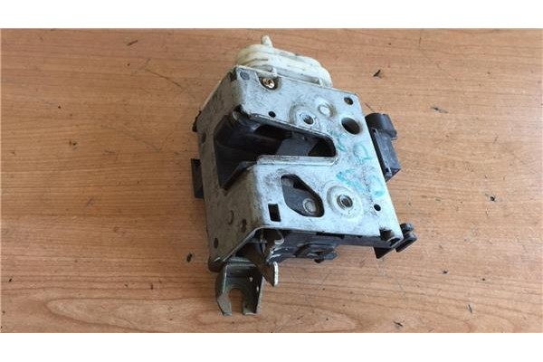 Recambio de cierre electromagnetico delantero derecho para audi a4 berlina (b5) 1.6 referencia OEM IAM 4D1837016A  