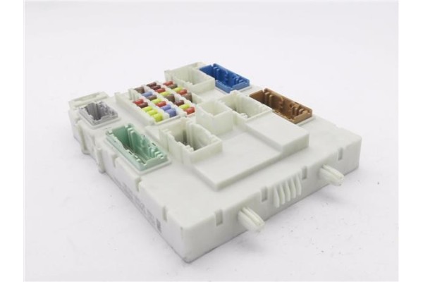 Recambio de caja fusibles/rele para ford focus berlina (cew) 1.0 business referencia OEM IAM EM5T14014GKB DV6T14A073DM 