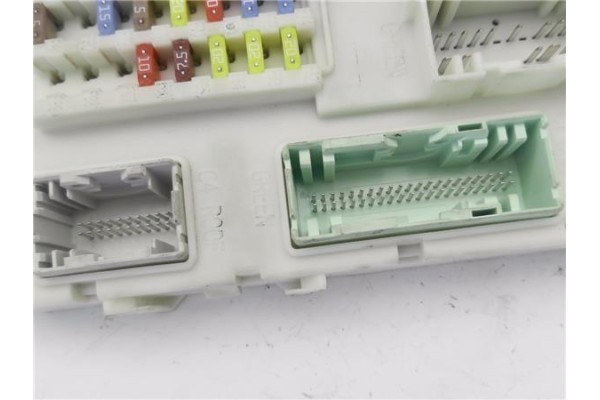 Recambio de caja fusibles/rele para ford focus berlina (cew) 1.0 business referencia OEM IAM EM5T14014GKB DV6T14A073DM 