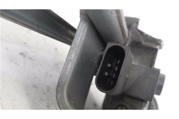 Recambio de motor limpiaparabrisas delantero para bmw serie 1 berlina (e81/e87) 118d referencia OEM IAM 405121  