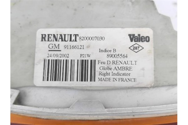 Recambio de intermitente delantero dcho para renault trafic ii autobús (jl) 1.9 dci referencia OEM IAM 8200007030  