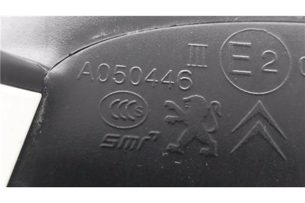 Recambio de retrovisor electrico derecho para citroen c4 berlina 1.6 business referencia OEM IAM A050446  