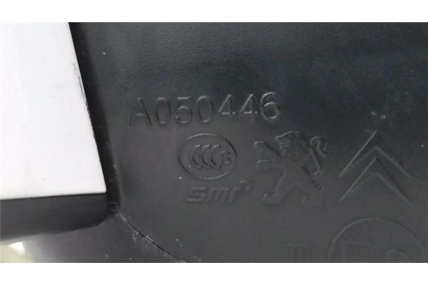Recambio de retrovisor electrico izquierdo para citroen c4 berlina 1.6 business referencia OEM IAM A050446  