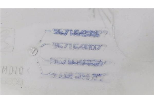 Recambio de luz delantero central techo para citroen c4 berlina 1.6 business referencia OEM IAM 9671645977 9807496180 