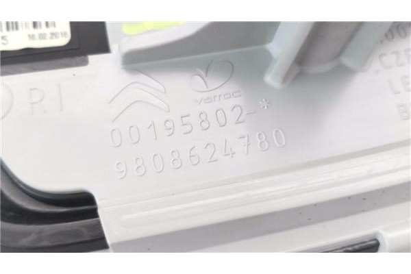 Recambio de piloto porton trasero derecho para citroen c4 berlina 1.6 business referencia OEM IAM 9808624780 195802 